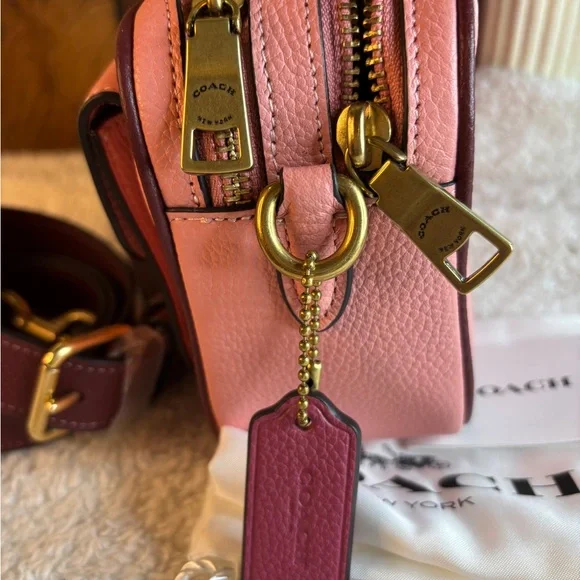 Coach Willow Camera Bag in Colorblock Leather Crossbody Candy Pink NWT - Picture 5 of 9
